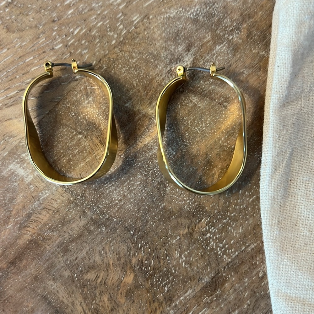 NWOT Madewell wavy hoop earrings - Picture 3 of 3